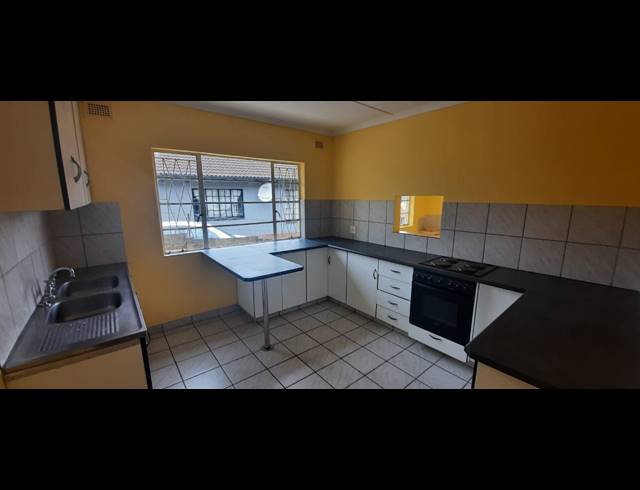 3 BEDROOM HOUSE FOR SALE IN RAISETHORPE
